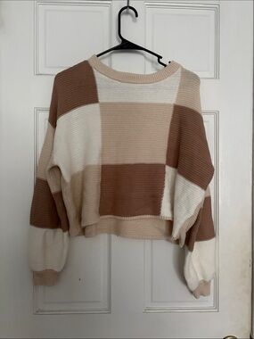 Neutral Colorblock Cropped Sweater - Women